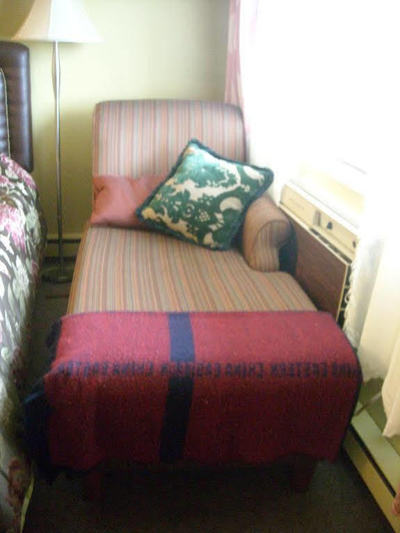Le Chateau Hotel